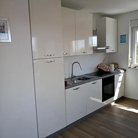 Apartment Apartma D