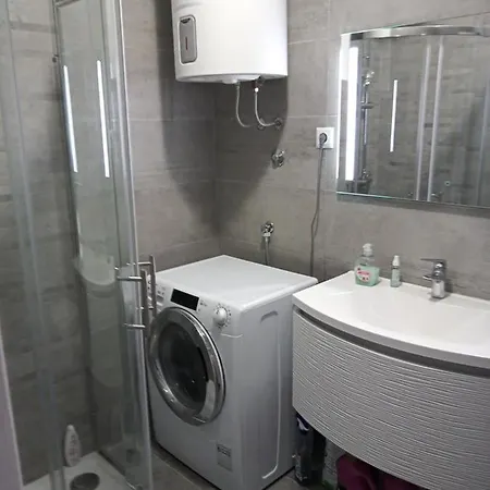 Apartma D *