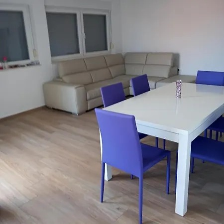 Apartment Apartma D