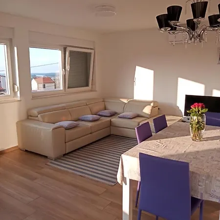 Apartma D Apartment Liznjan