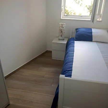 Apartma D *